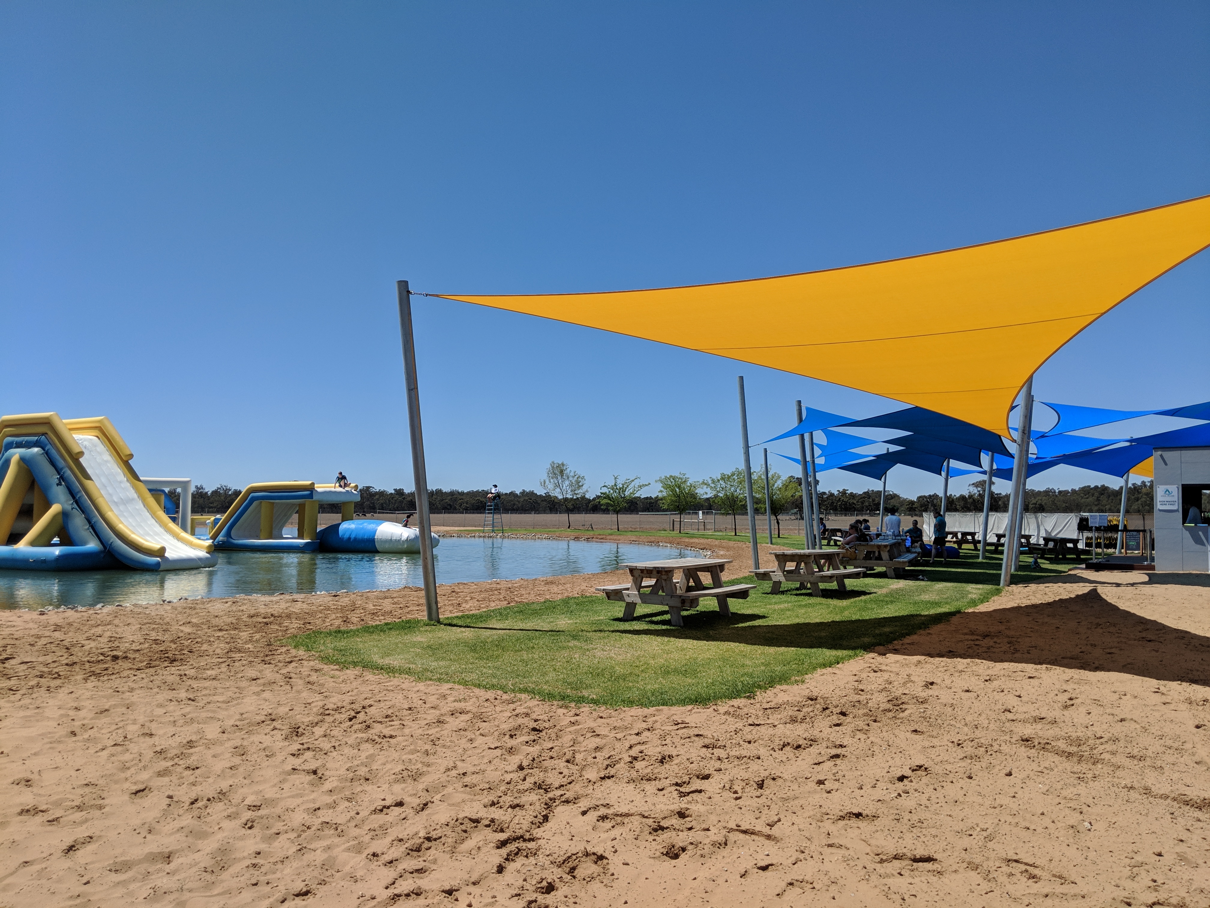 What Are The Best Shade Fabrics? 